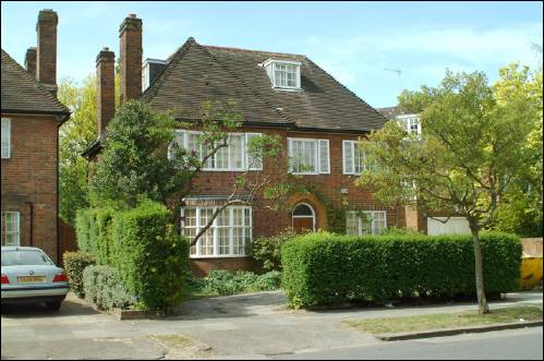 31 Holne Chase